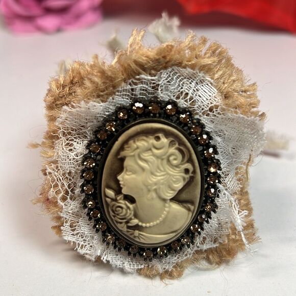 Handmade Steam Punk Cameo Leather Cuff Bracelet Conversation Starter - Picture 6 of 6